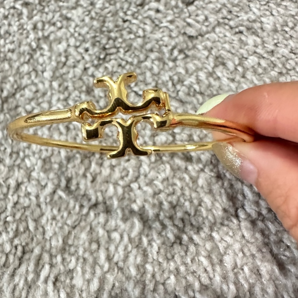 Don't Miss Out ❗️ Brand New ❗️Tory Buch ELEANOR HINGED CUFF